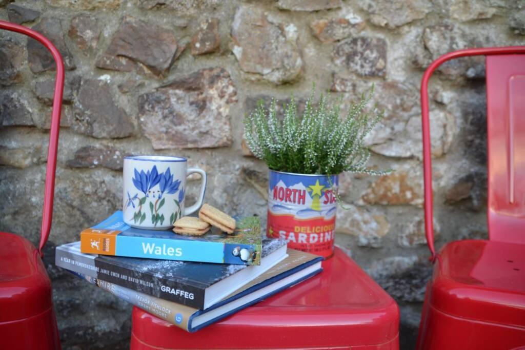 Farmhand Cottage Narberth Ngoại thất bức ảnh